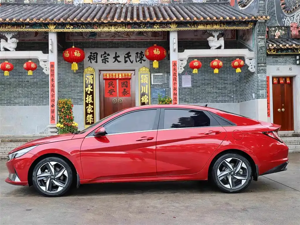 Hyundai Elantra — фото 9