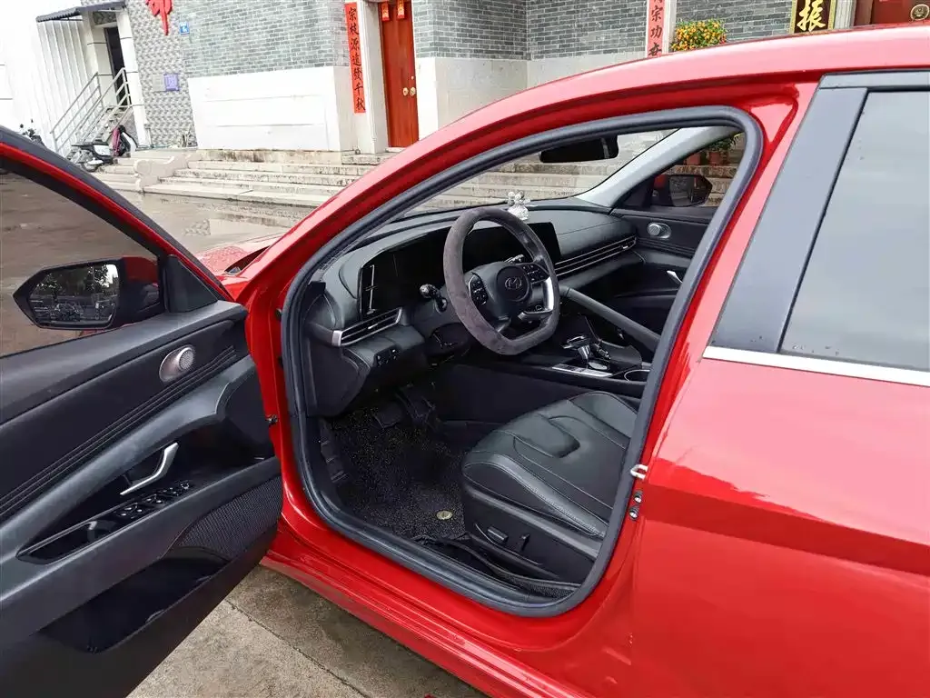 Hyundai Elantra — фото 3