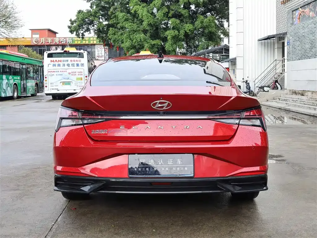 Hyundai Elantra — фото 4