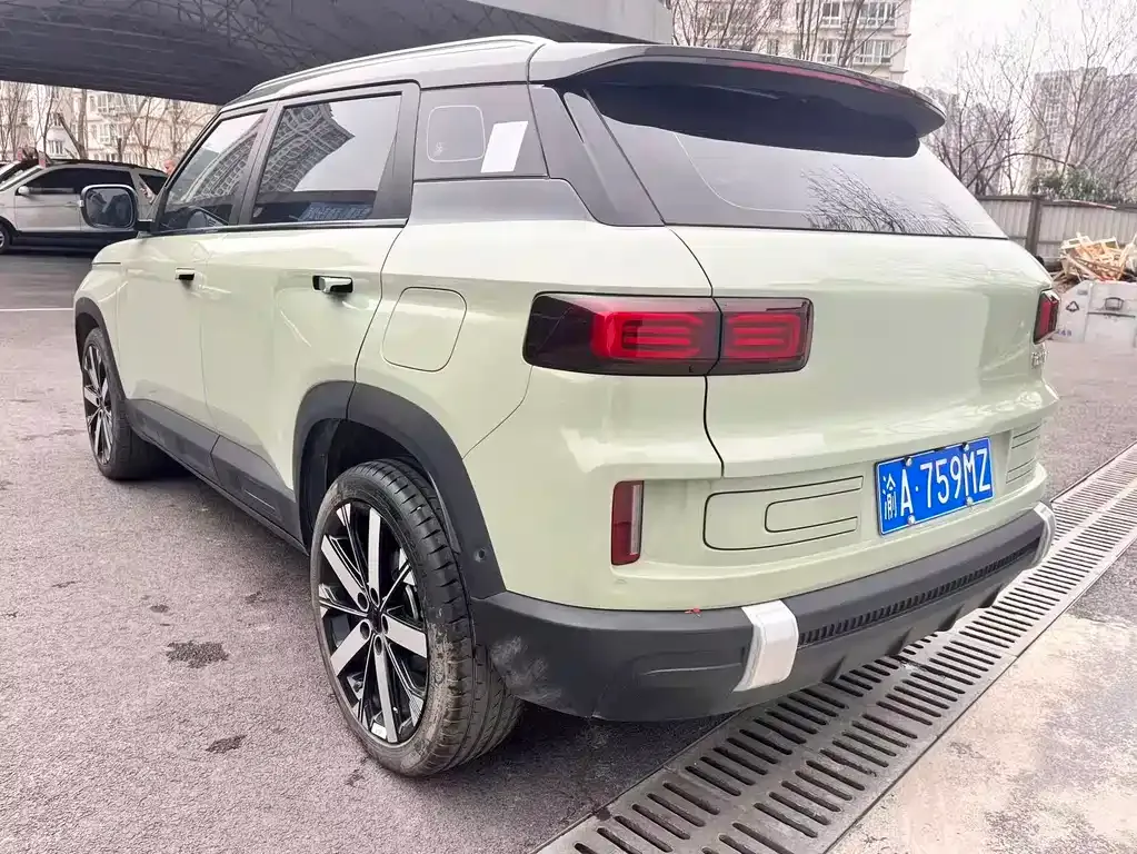 Geely Icon — фото 10
