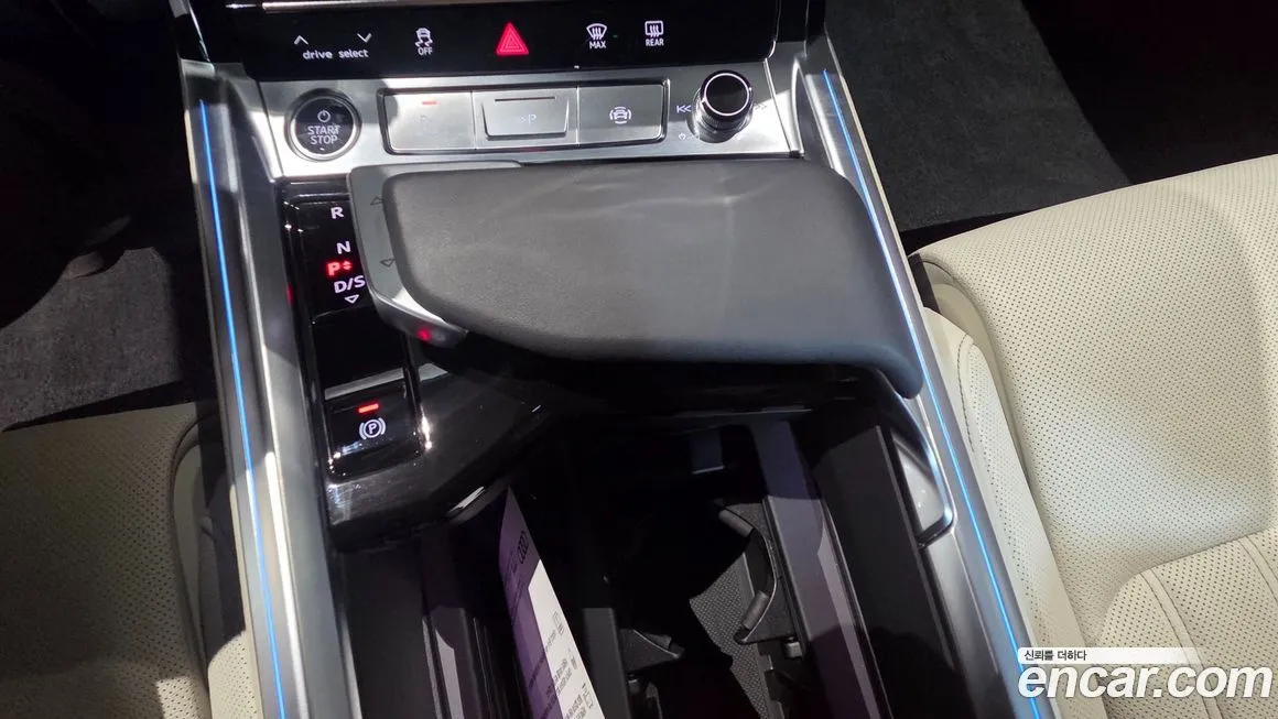 Audi Q8 e-tron — фото 10