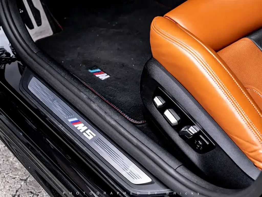 BMW M5 — фото 10