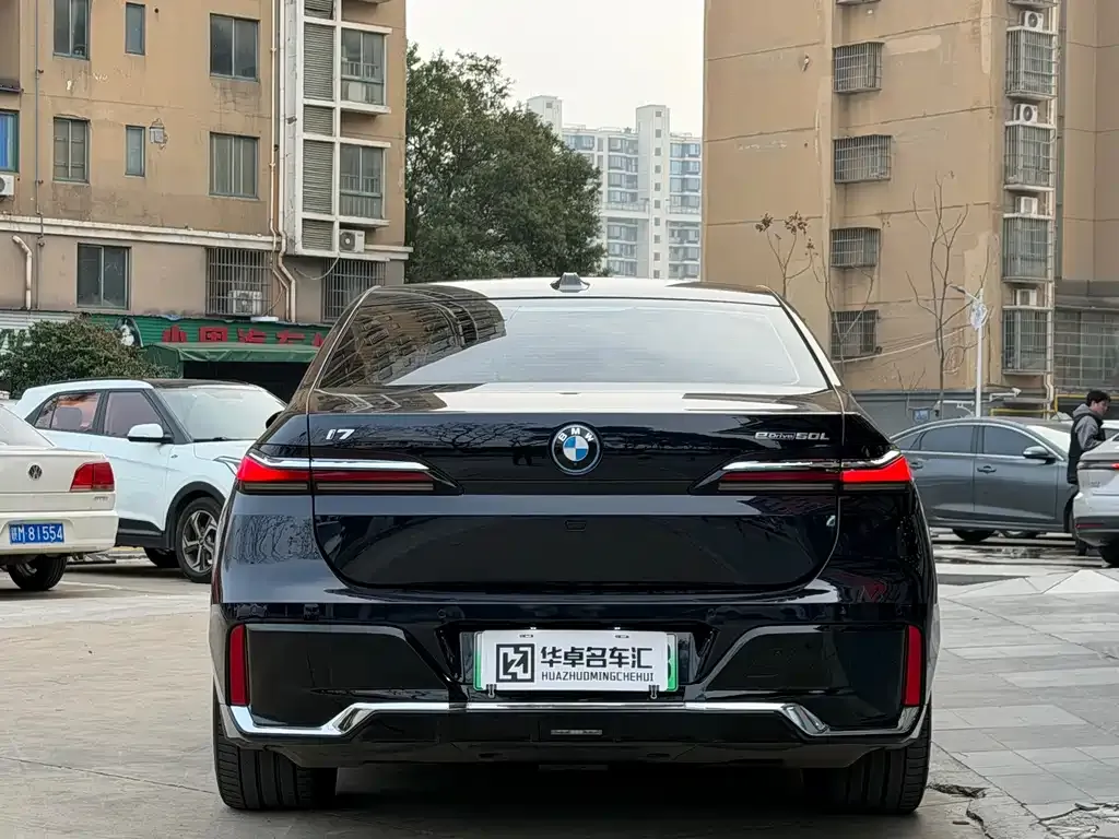 BMW i7 — фото 4