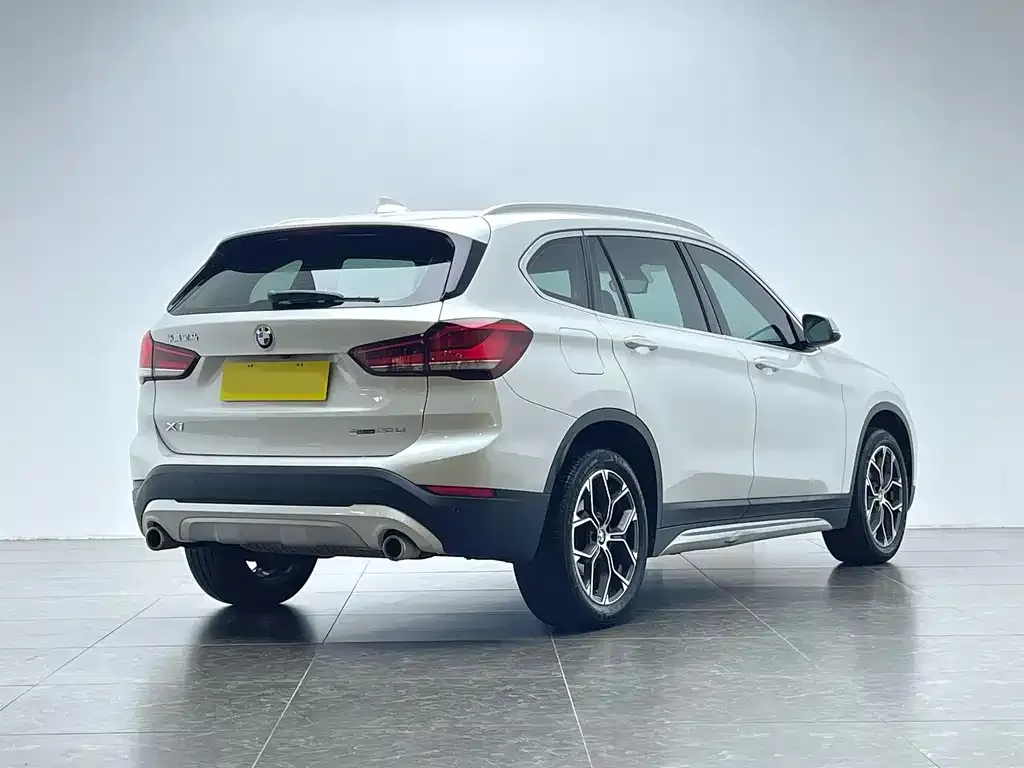 BMW X1 — фото 7