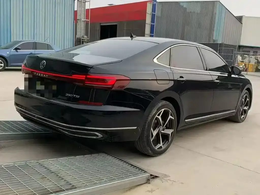 Volkswagen Passat — фото 2