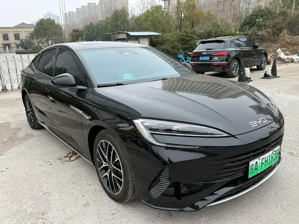 BYD Seal — фото 1