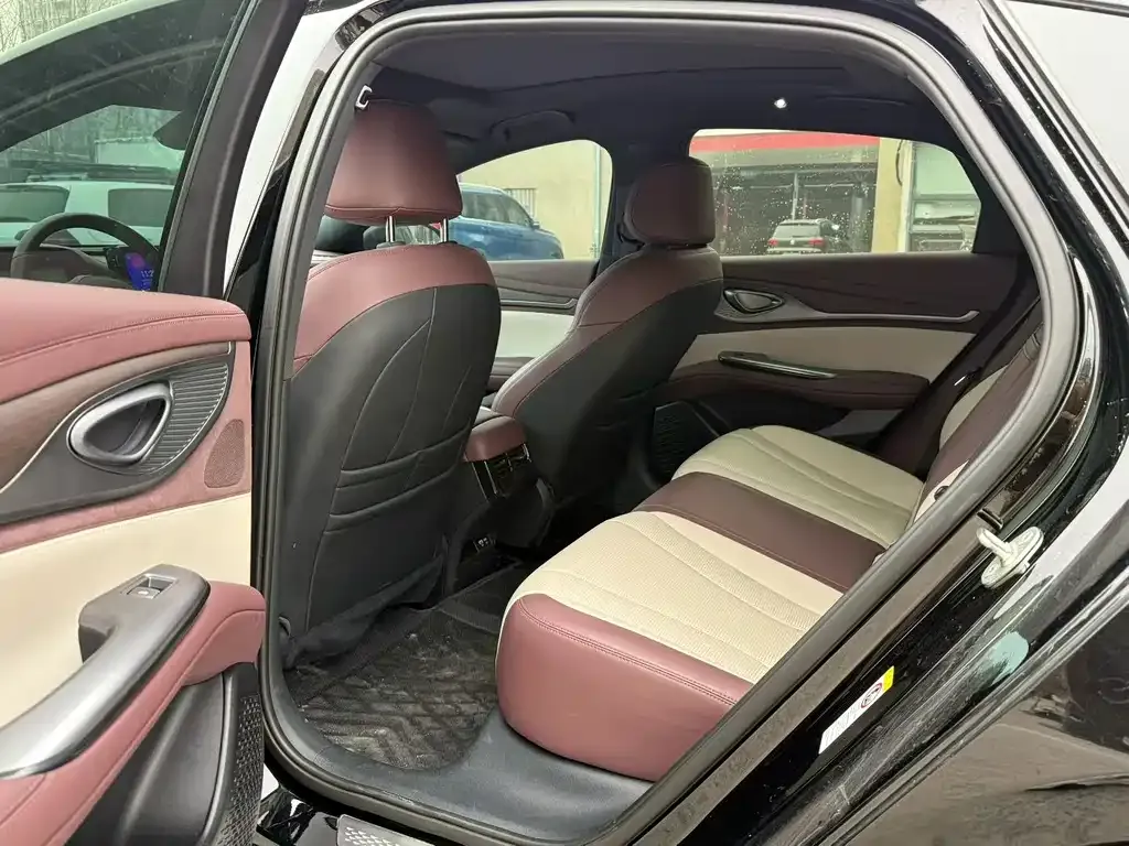 BYD Seal — фото 6