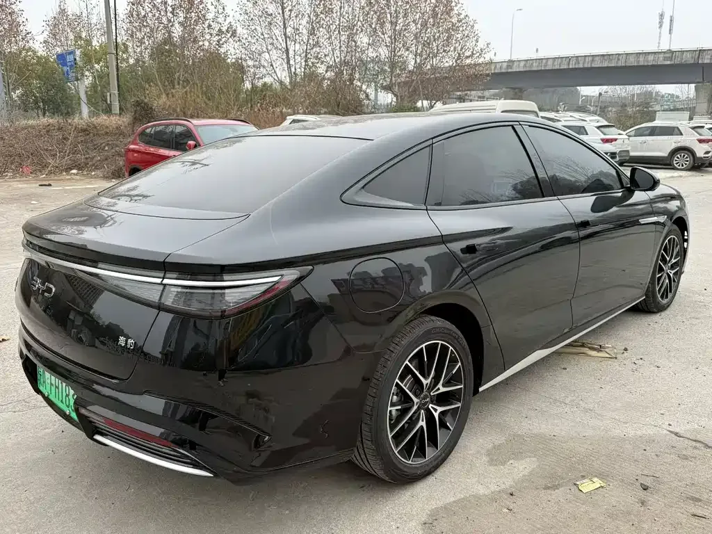 BYD Seal — фото 8
