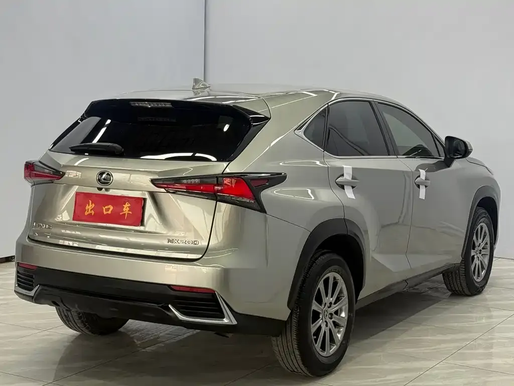 Lexus NX — фото 6