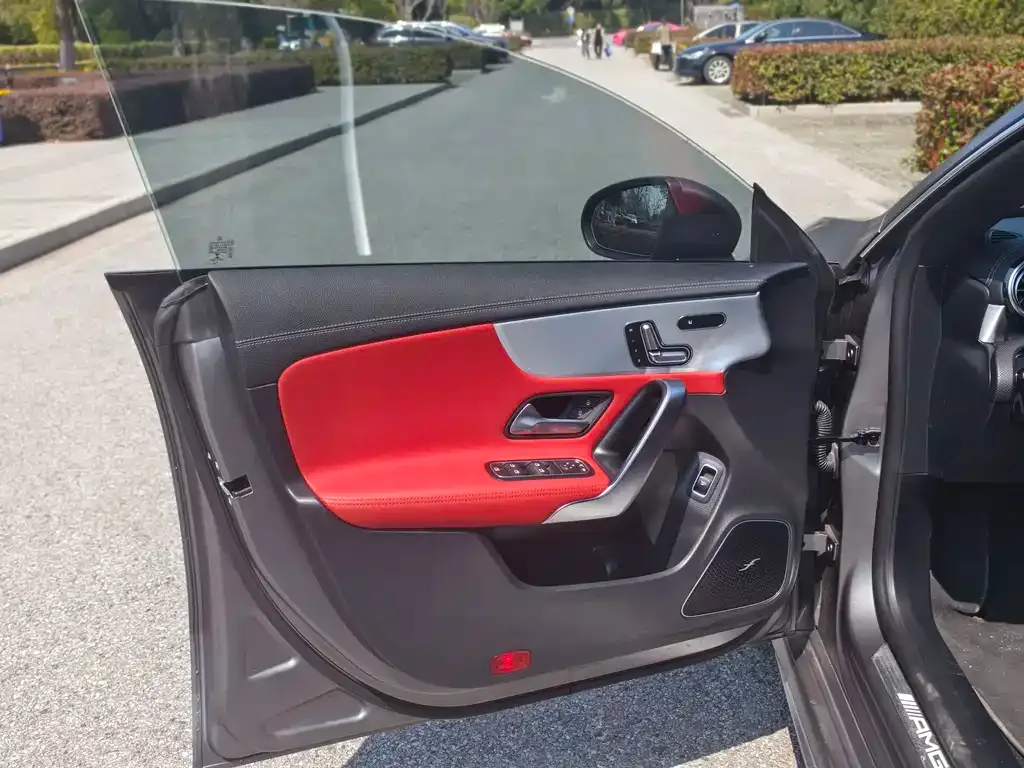Mercedes-Benz CLA AMG — фото 7