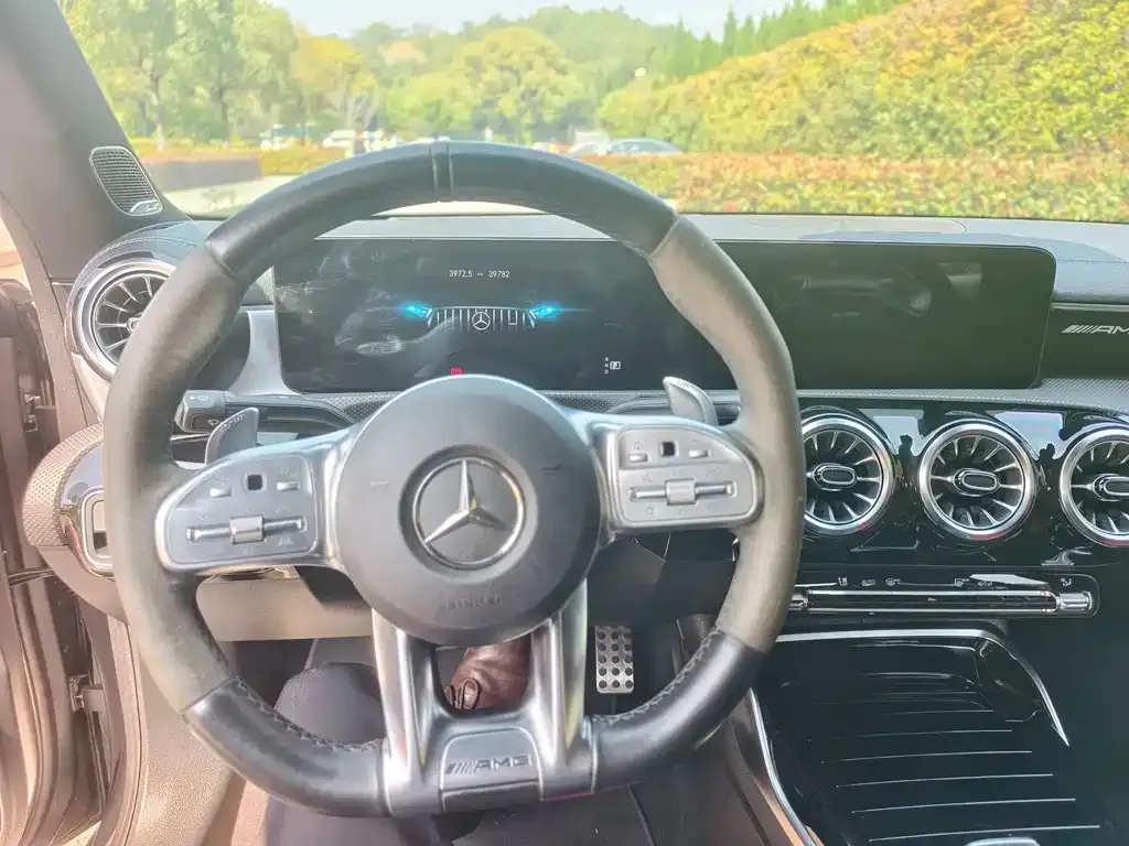 Mercedes-Benz CLA AMG — фото 6