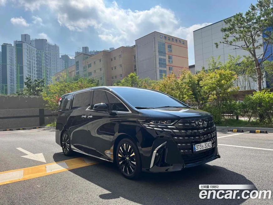 Toyota Alphard — фото 10