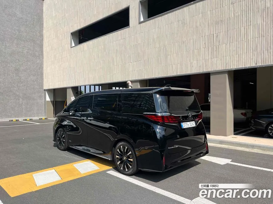 Toyota Alphard — фото 7