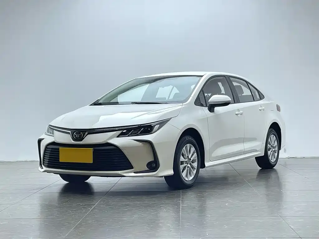 Toyota Corolla — фото 1