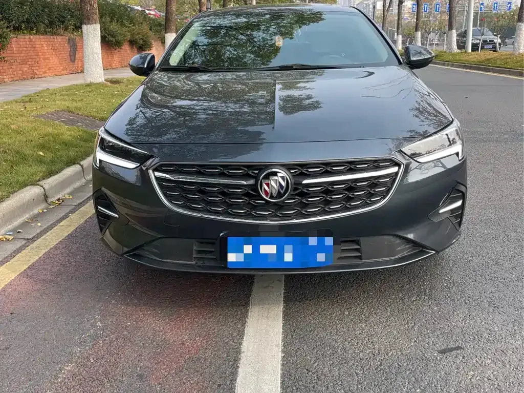 Buick Regal — фото 1