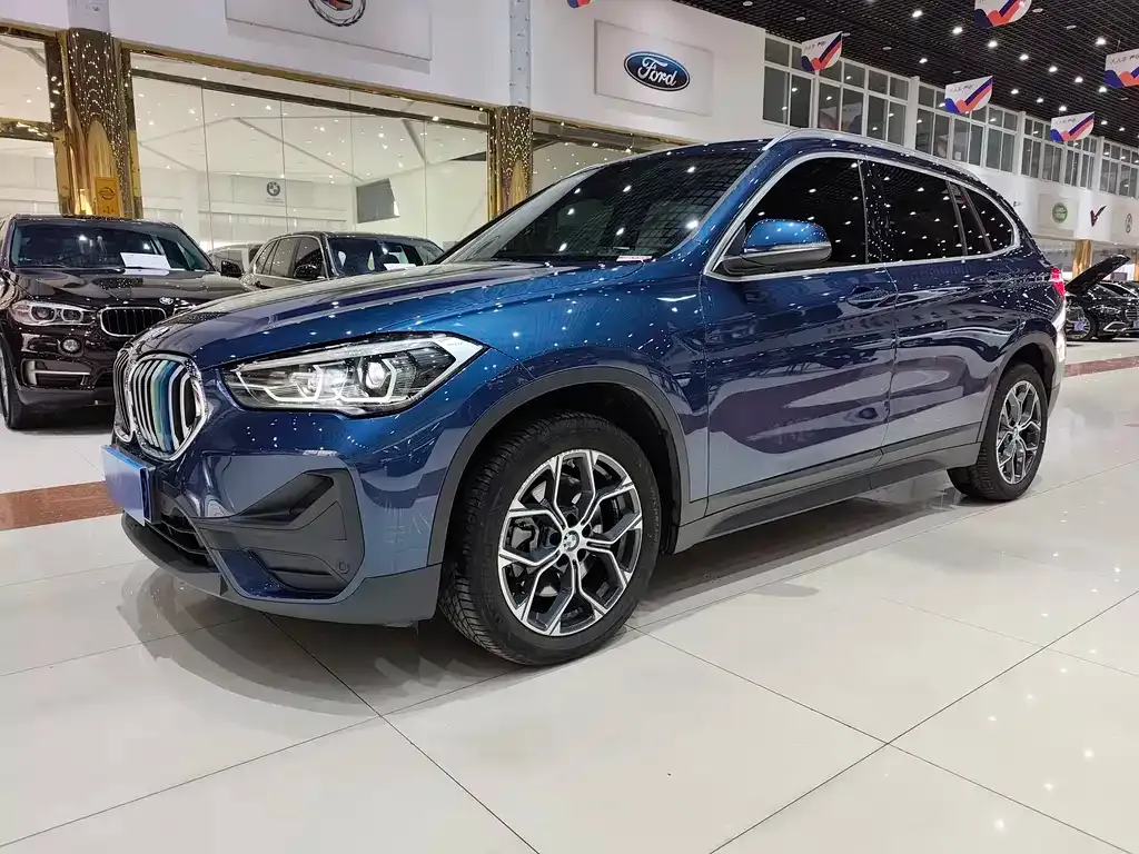 BMW X1 — фото 1