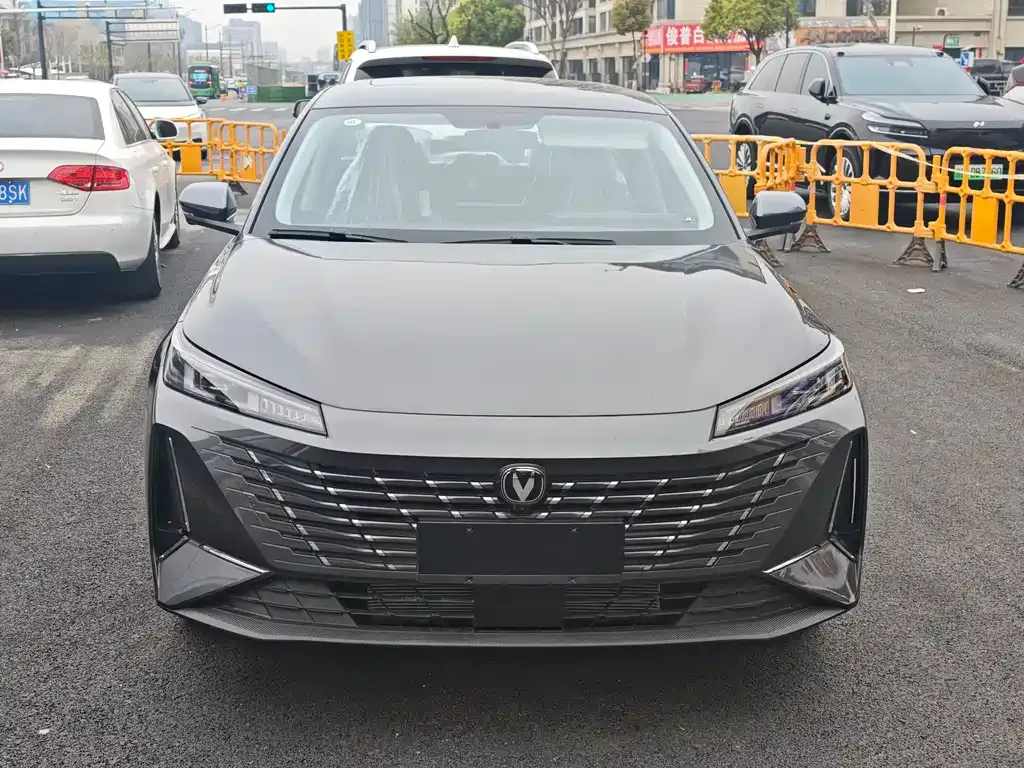 Changan Eado — фото 9