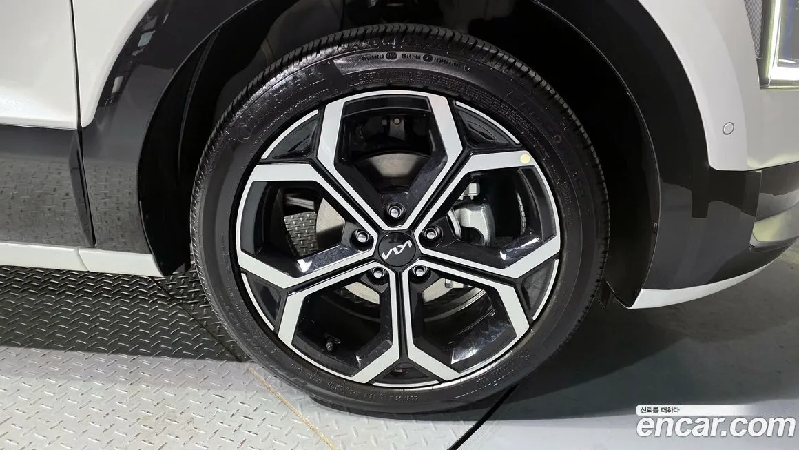 Kia Niro — фото 9