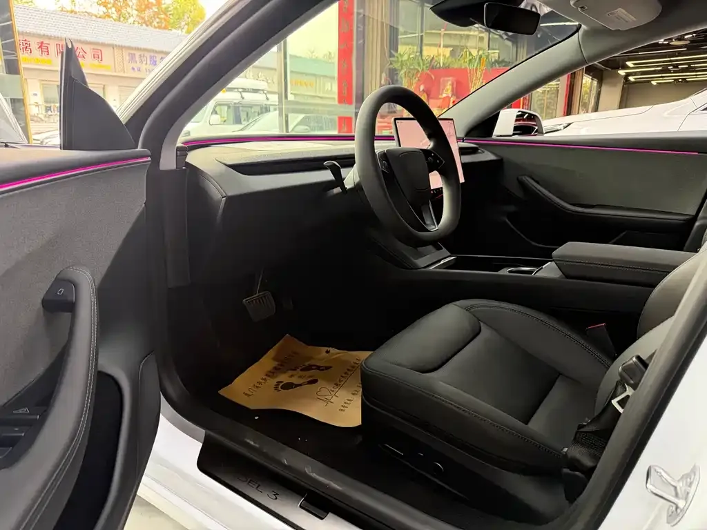Tesla Model 3 — фото 4