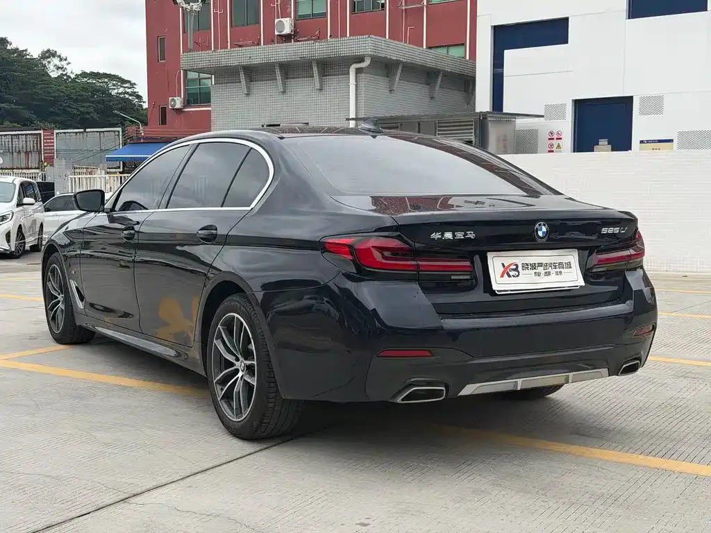 BMW 5 Series — фото 10