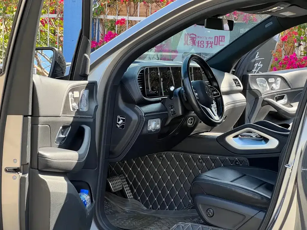 Mercedes-Benz GLS — фото 4