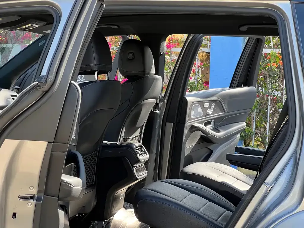 Mercedes-Benz GLS — фото 9