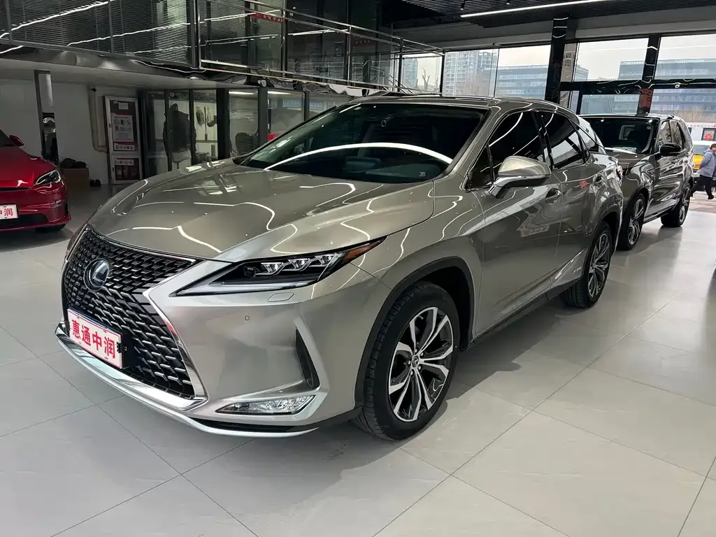 Lexus RX — фото 1