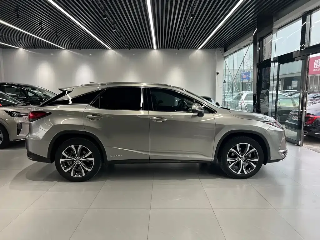 Lexus RX — фото 5
