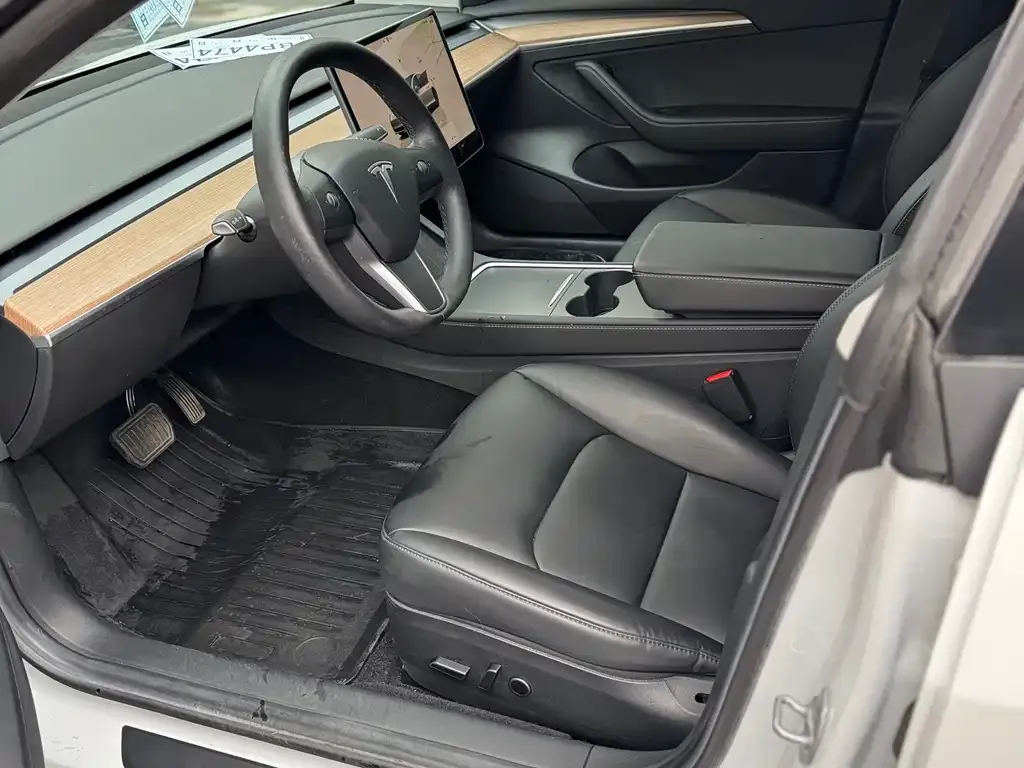 Tesla Model 3 — фото 2