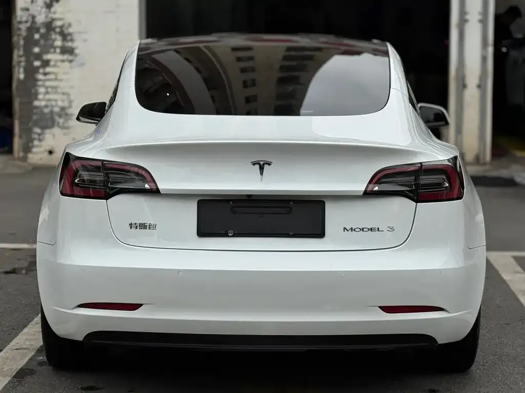Tesla Model 3 — фото 6