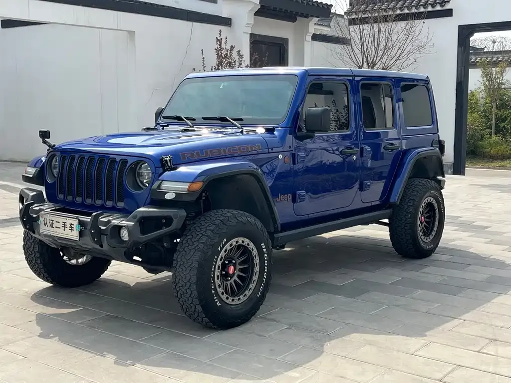 Jeep Wrangler — фото 1