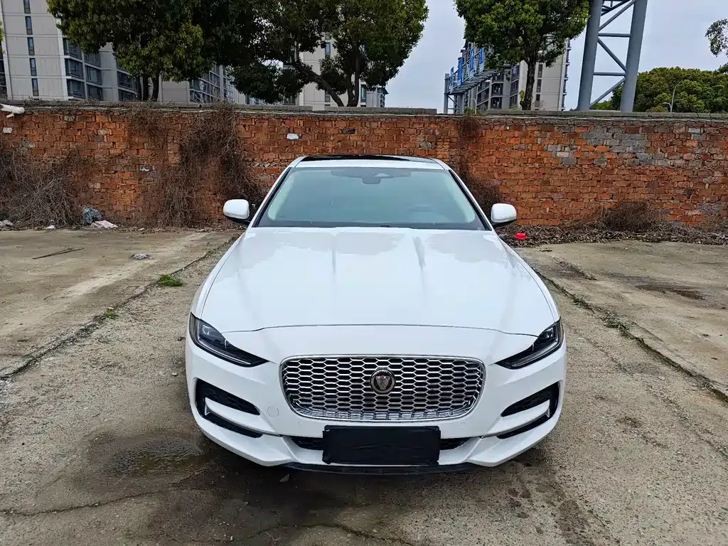 Jaguar XEL — фото 10