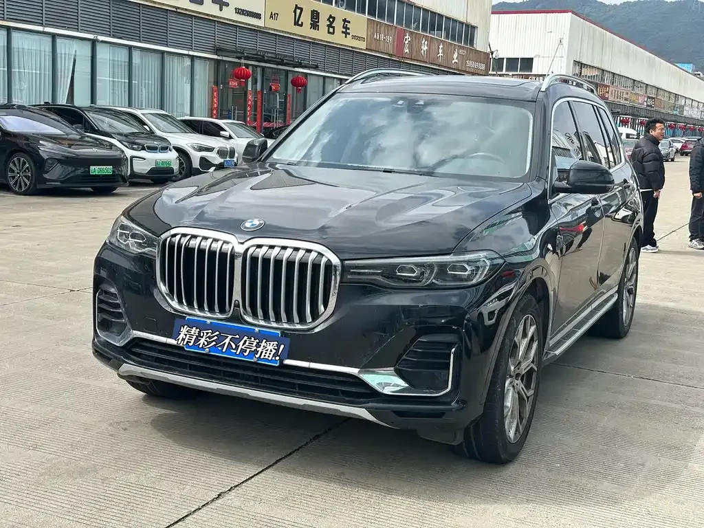 BMW X7 — фото 1