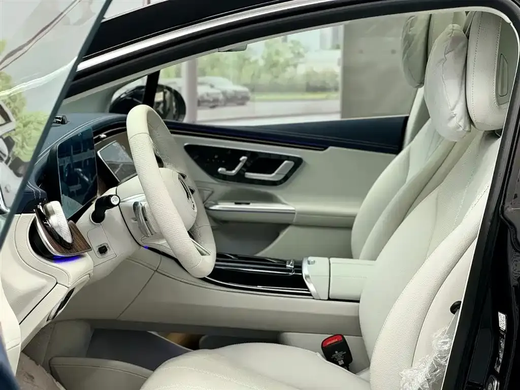 Mercedes-Benz EQE — фото 9