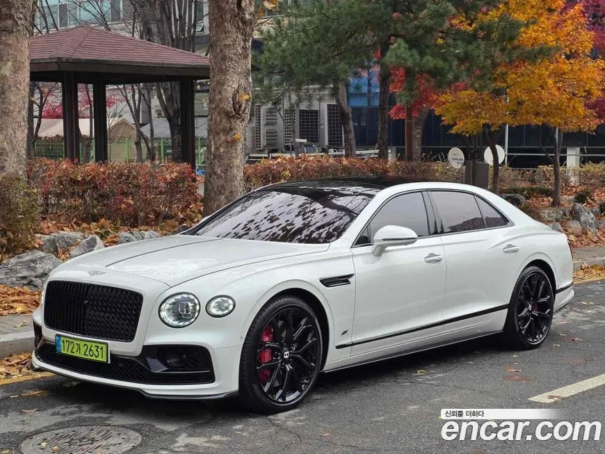Bentley Flying Spur — фото 1