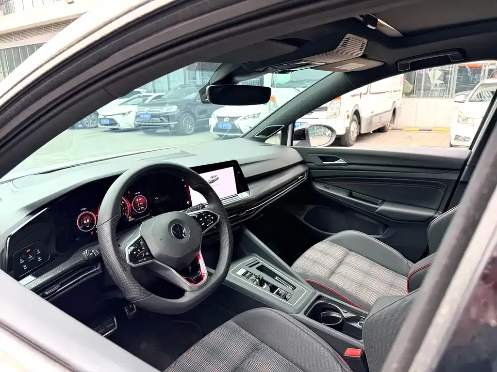 Volkswagen Golf GTI — фото 4