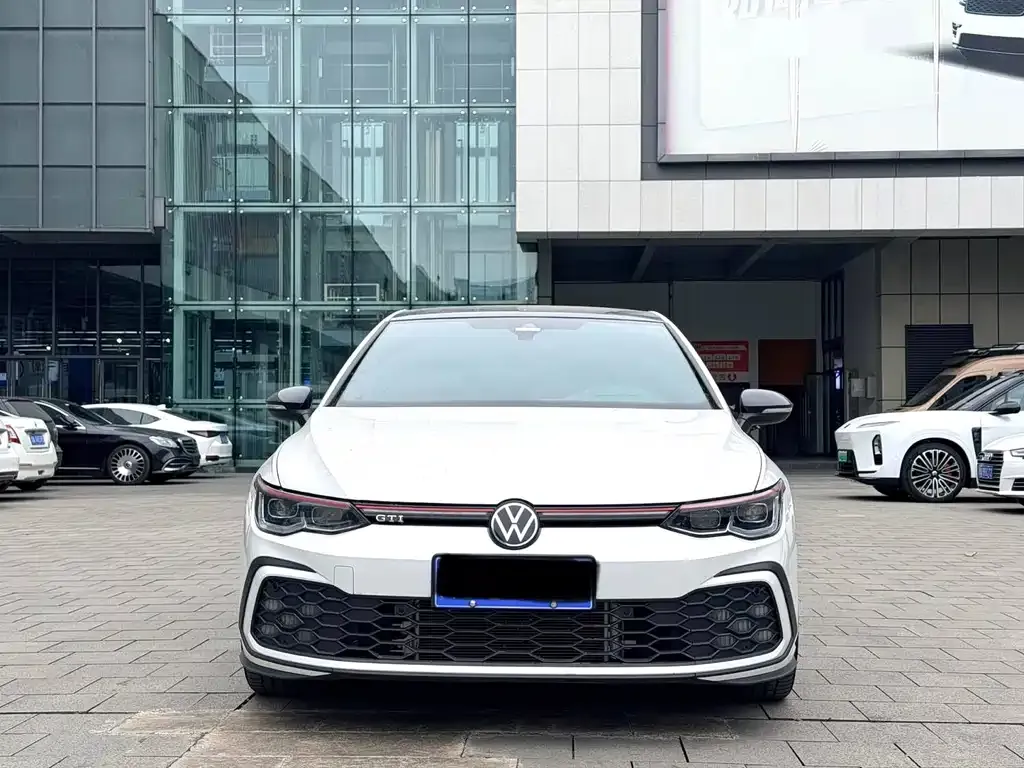 Volkswagen Golf GTI — фото 7