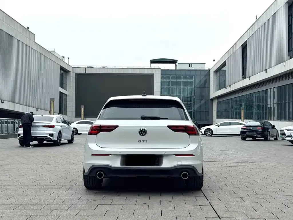 Volkswagen Golf GTI — фото 9