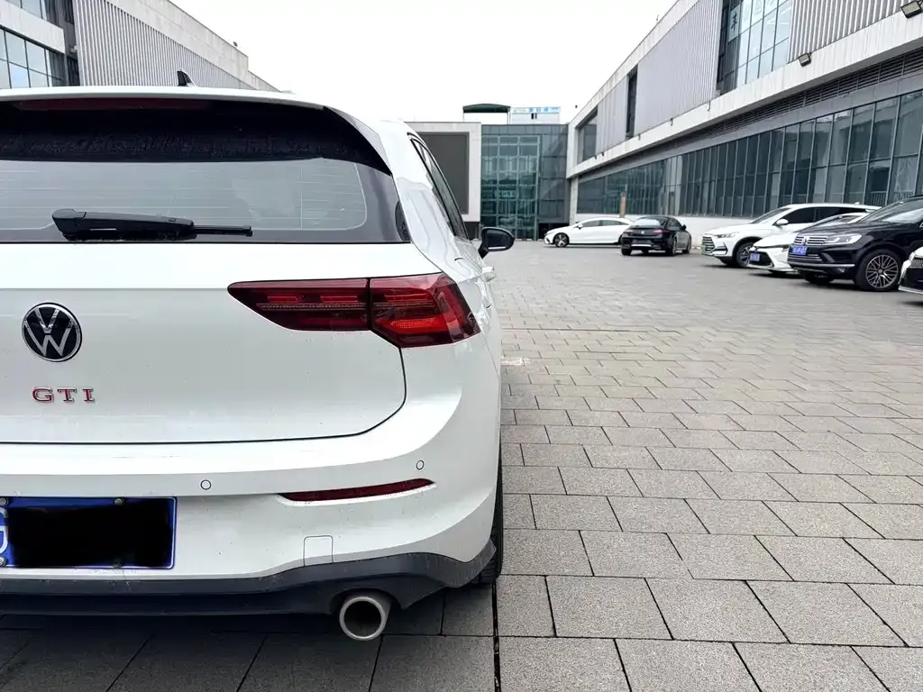 Volkswagen Golf GTI — фото 5