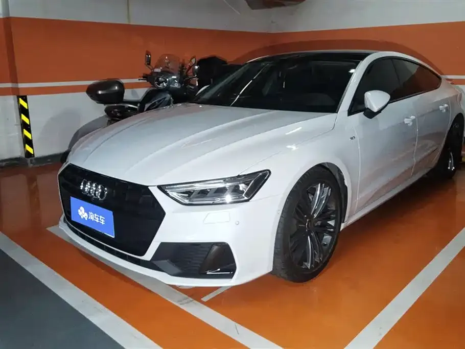 Audi A7 — фото 1