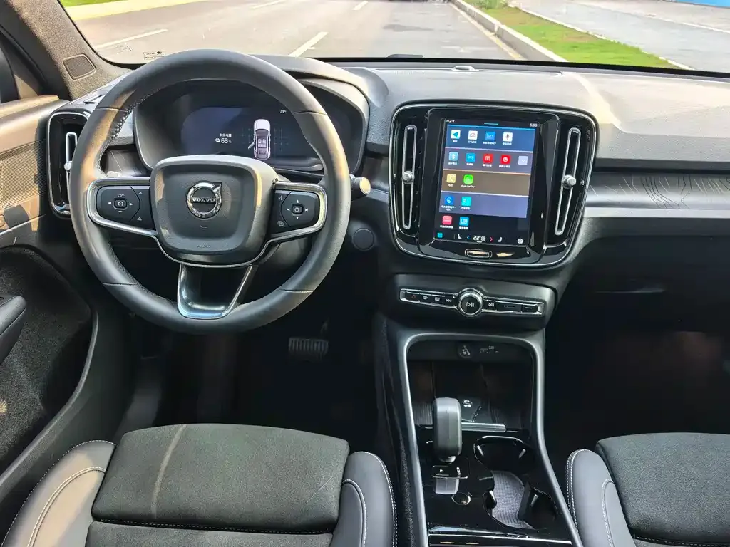 Volvo C40 — фото 10