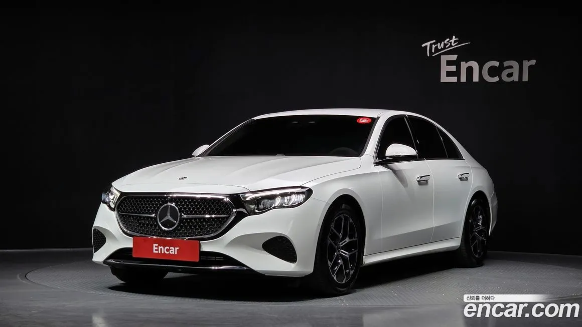 Mercedes-Benz E-Class — фото 1