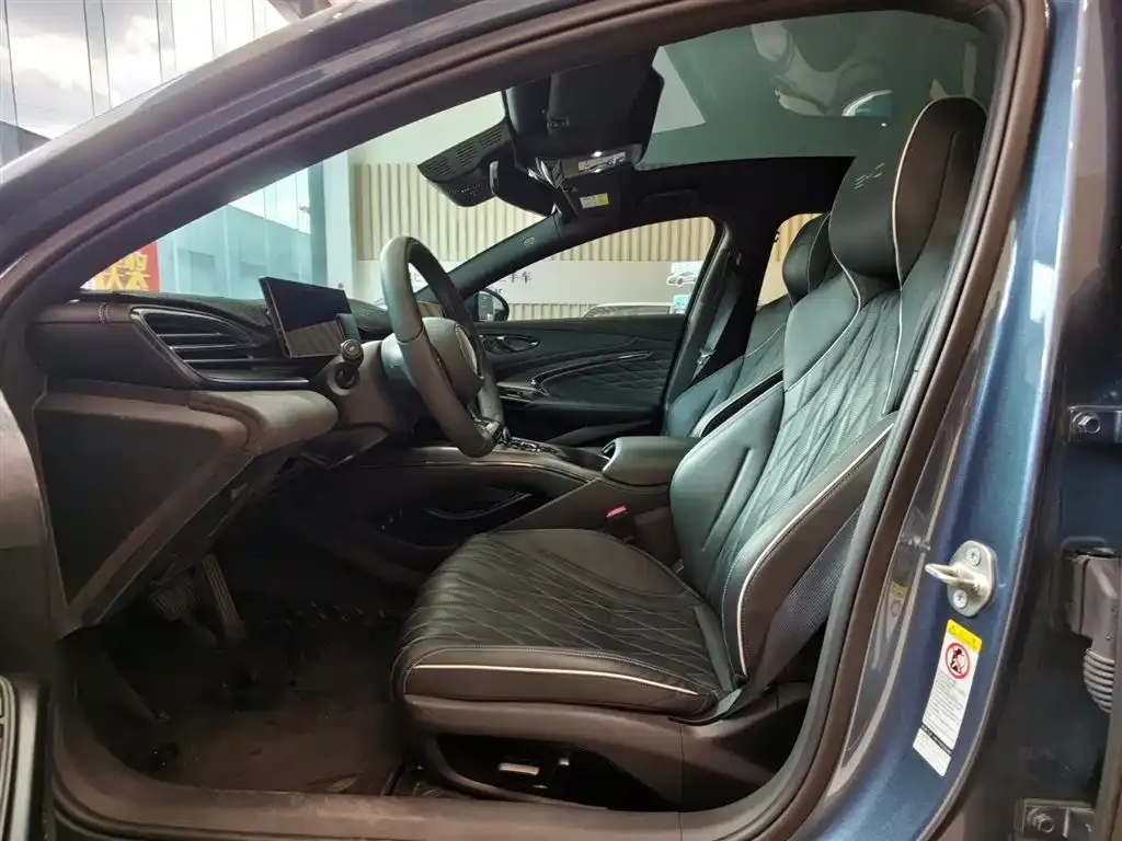 BYD Seal — фото 8