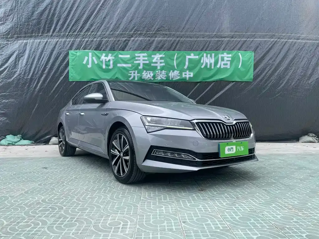 Skoda Superb — фото 10