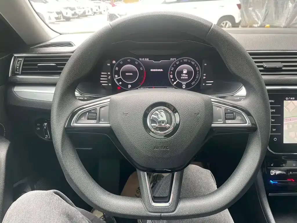 Skoda Superb — фото 5