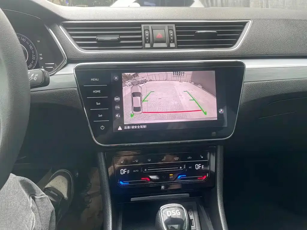 Skoda Superb — фото 2