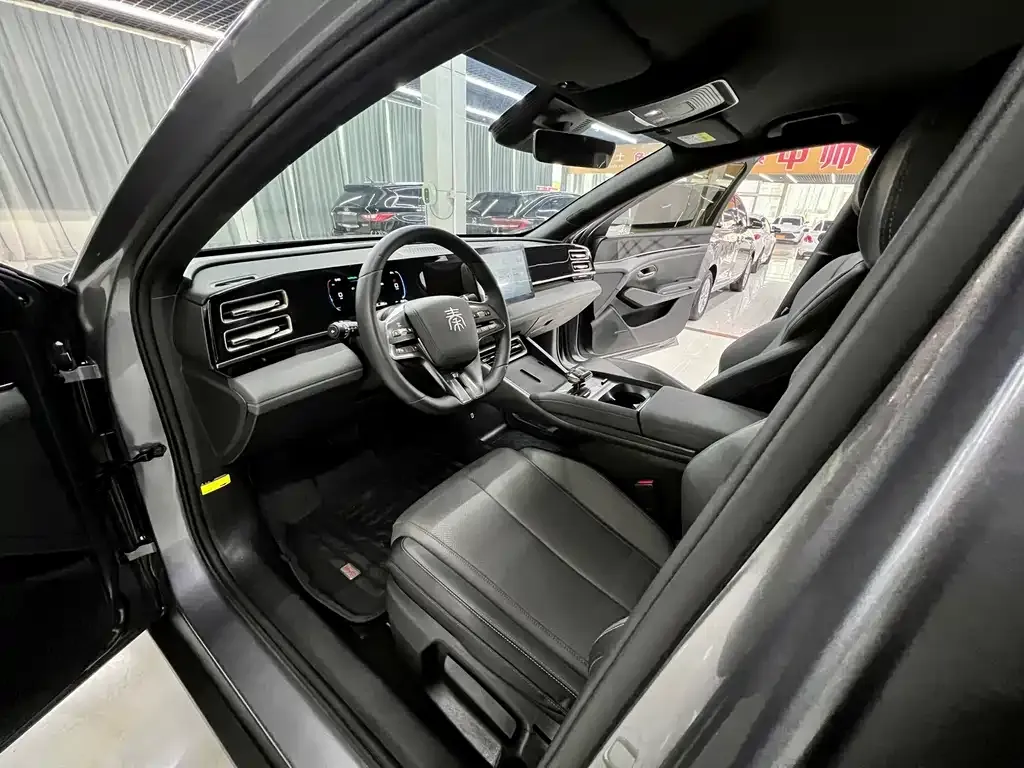 BYD Qin L — фото 10
