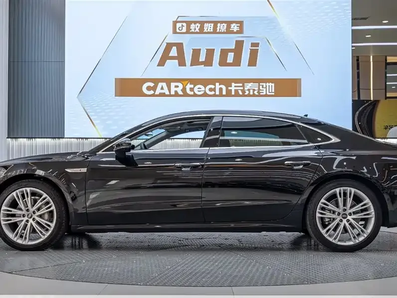 Audi A7L — фото 7