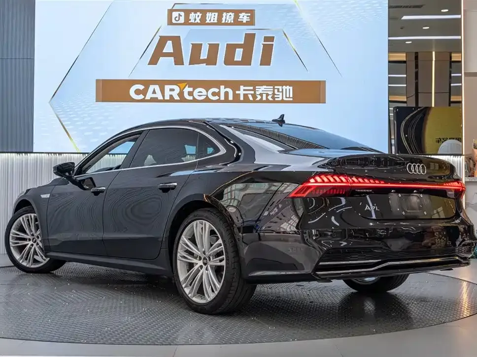 Audi A7L — фото 9