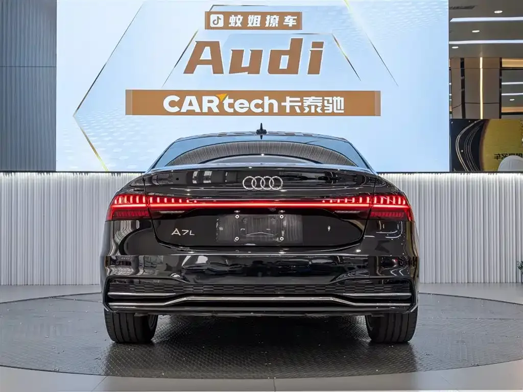 Audi A7L — фото 10